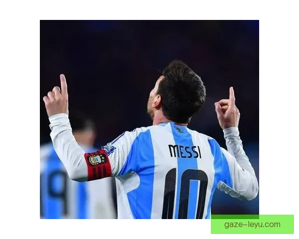 梅西引领巴塞新赛季开局表现抢眼球迷热议战术调整