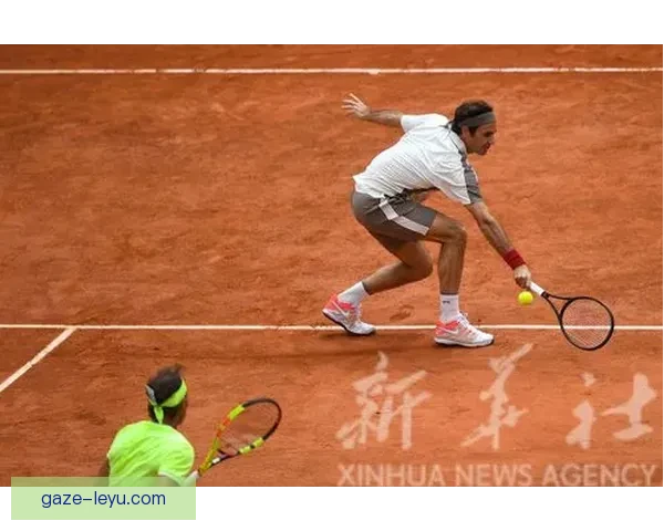 网球大师赛激战正酣 纳达尔惊险晋级费德勒告别赛场