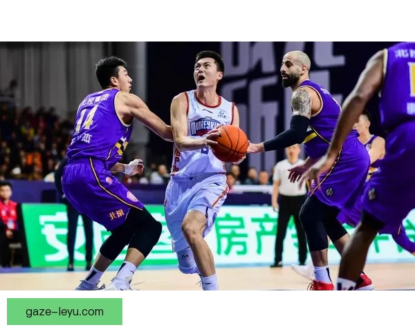 CBA季后赛激烈对决迎高潮多队争夺冠军悬念重重